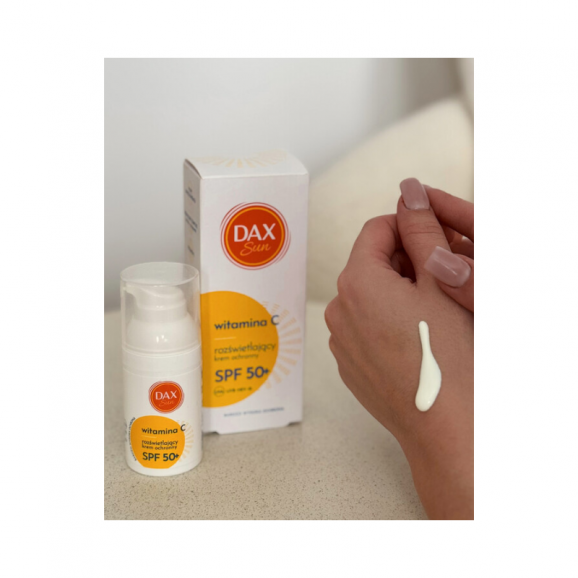 Dax Sun Witamina C, rozświetlający krem ochronny, SPF 50+, 30 ml - zdjęcie produktu