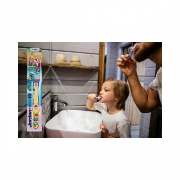 Jordan Step By Step Szczoteczka do zębów dla dzieci 3-5 lat, Soft, żółta, 1 szt. - zdjęcie produktu