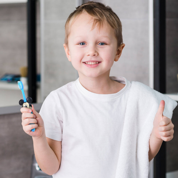 Dr Scott, szczoteczka Mickey & Friends z minutnikiem, niebieska, 1 szt. - zdjęcie produktu