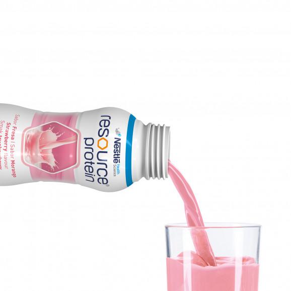 Resource Protein Preparat odżywczy, smak truskawkowy, 8 x 200 ml + GRATIS Opharm Senior Comfort Chusteczki nawilżane, 72 sztuk - zdjęcie produktu