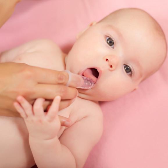 Bocioland – silikonowa szczoteczka/masażer na palec z etui (3m+) - zdjęcie produktu