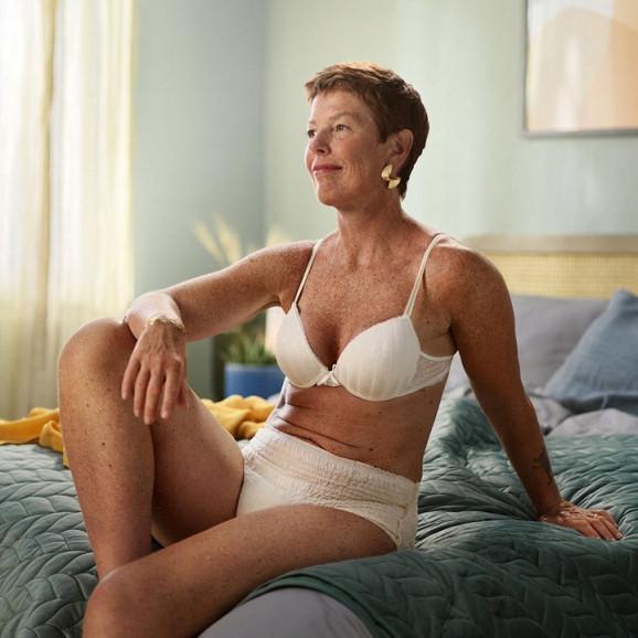 TENA Lady Pants Plus Creme M – bielizna chłonna (30 sztuk) - zdjęcie produktu