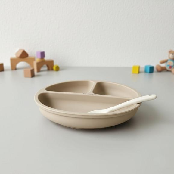 Talerzyk silikonowy z podziałką i przyssawkami (beżowy) Bocioland, 1 szt. - zdjęcie produktu