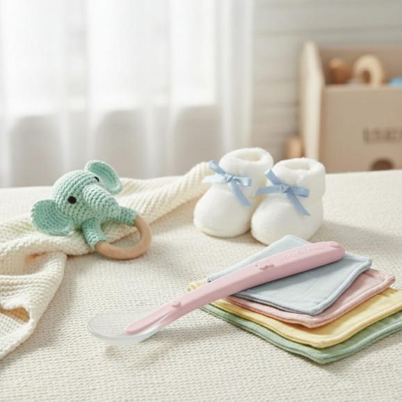 Silikonowa łyżeczka dla dzieci (różowa) Bocioland Silikonowa łyżeczka dla dzieci (różowa) Bocioland - zdjęcie produktu