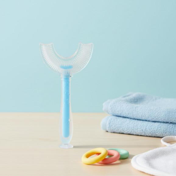 Silikonowa szczoteczka do zębów dla dzieci w kształcie U (niebieska) Bocioland Silikonowa szczoteczka do zębów dla dzieci w kształcie U (niebieska) Bocioland - zdjęcie produktu