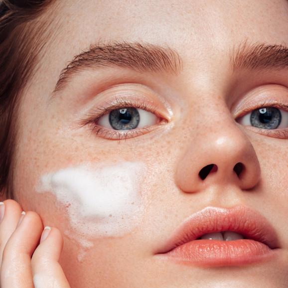 Cetaphil Hydrating Foaming Cream Cleanser kremowa pianka oczyszczająca (236 ml) - zdjęcie produktu