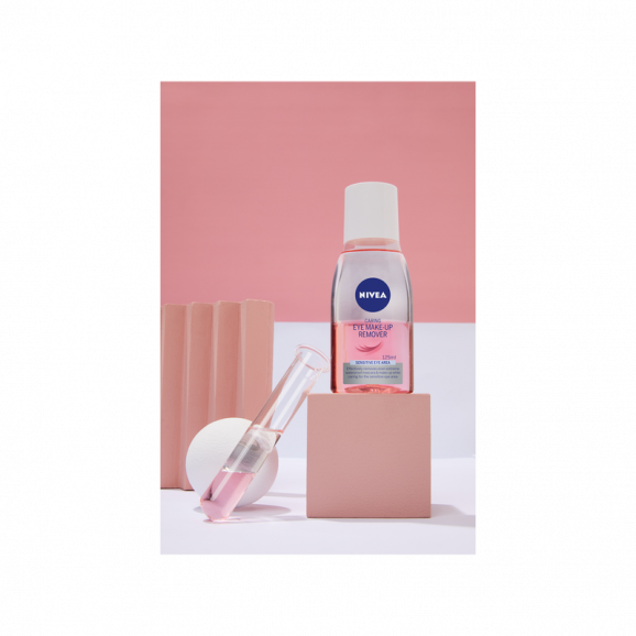 Nivea Pielęgnujący dwufazowy płyn do demakijażu oczu (125 ml) Nivea Pielęgnujący dwufazowy płyn do demakijażu oczu (125 ml) - zdjęcie produktu