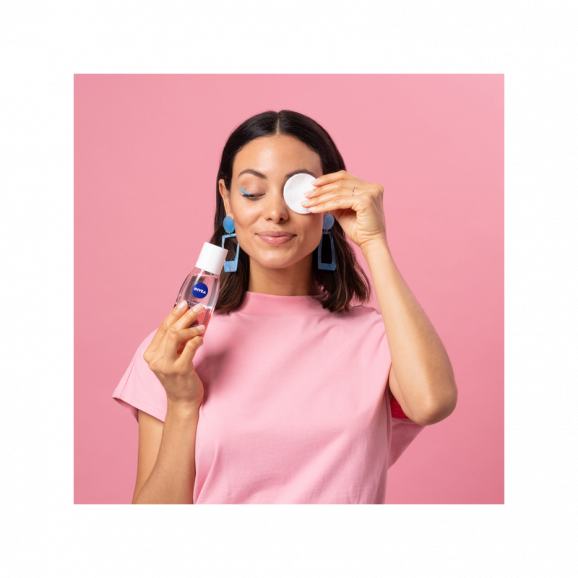Nivea Pielęgnujący dwufazowy płyn do demakijażu oczu (125 ml) Nivea Pielęgnujący dwufazowy płyn do demakijażu oczu (125 ml) - zdjęcie produktu